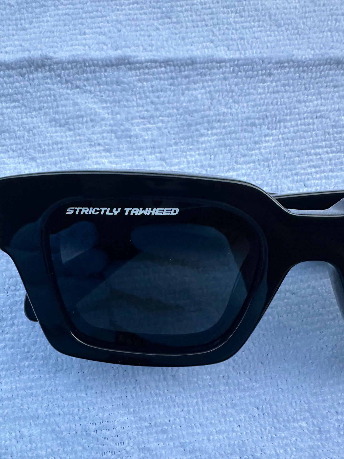 Akhirah Black Sunglasses