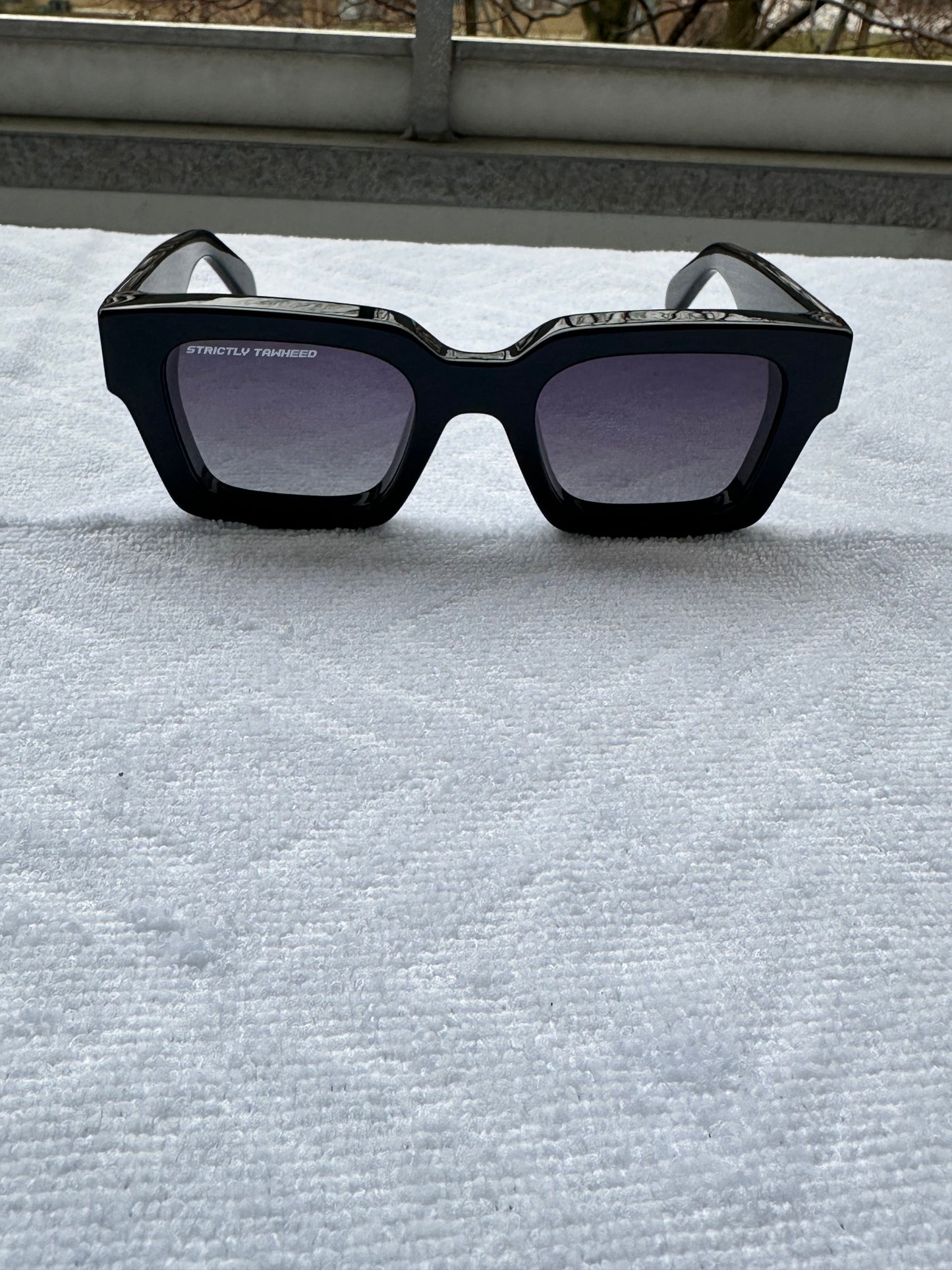 Akhirah Black Sunglasses