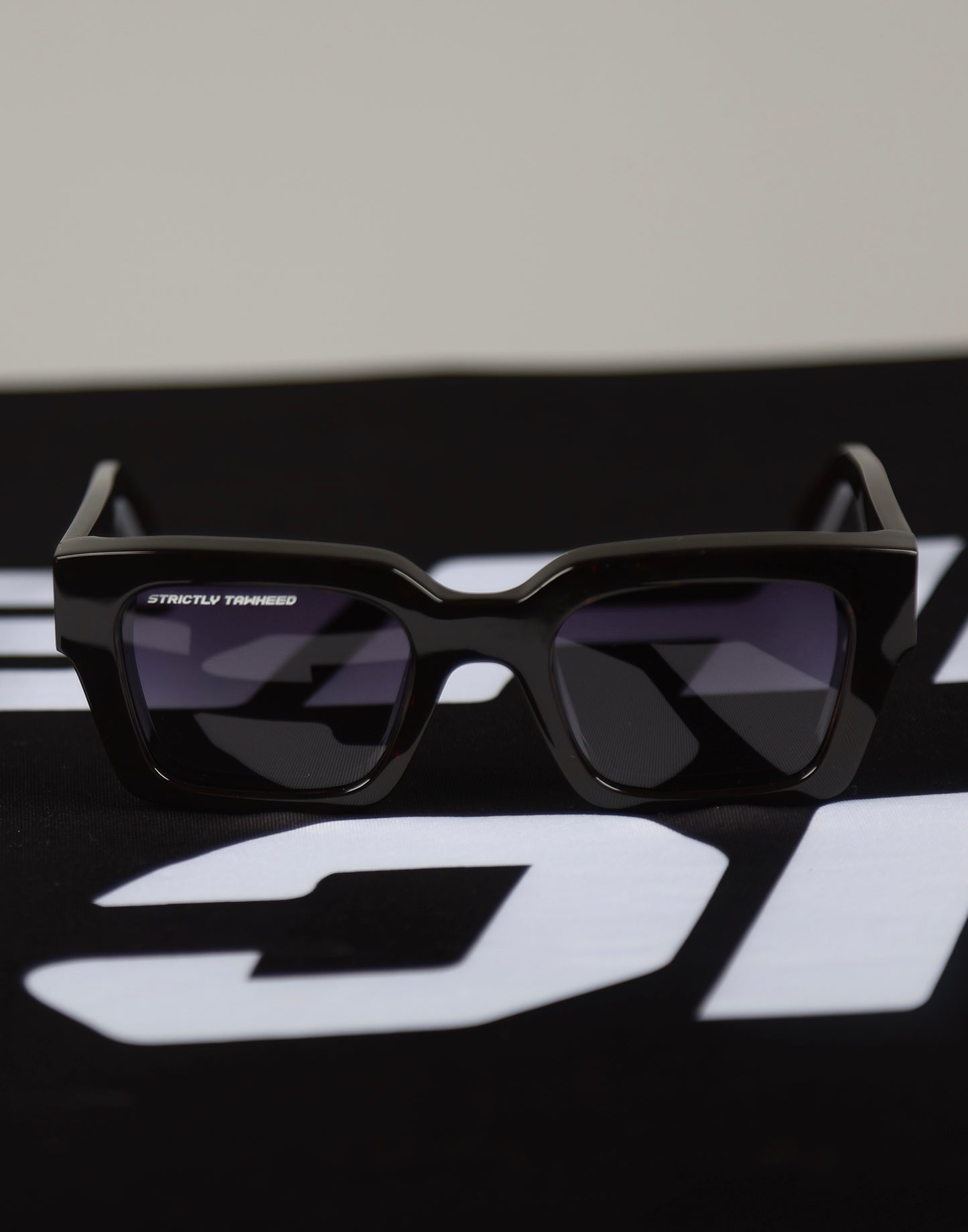 Akhirah Black Sunglasses