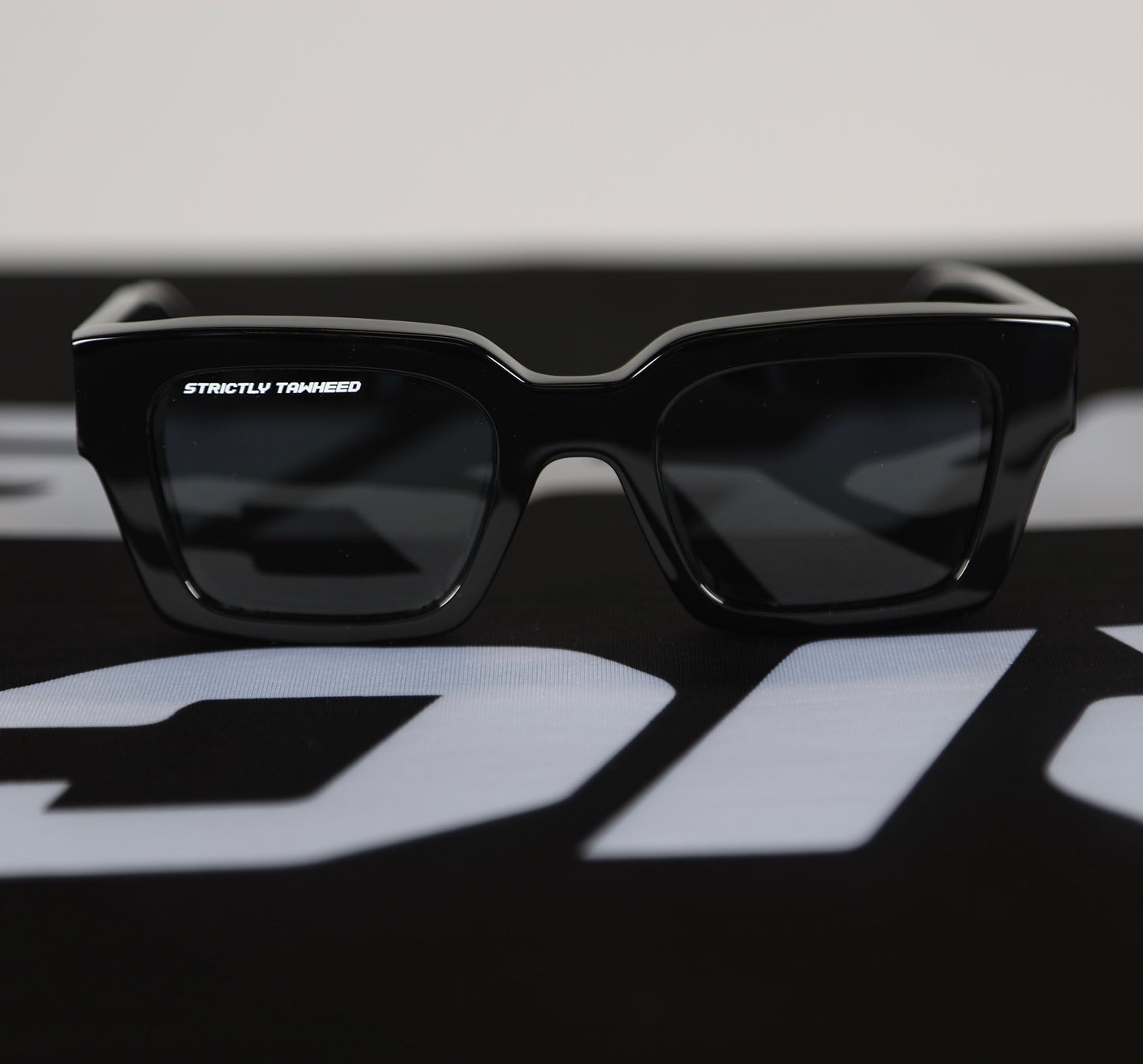 Akhirah Black Sunglasses
